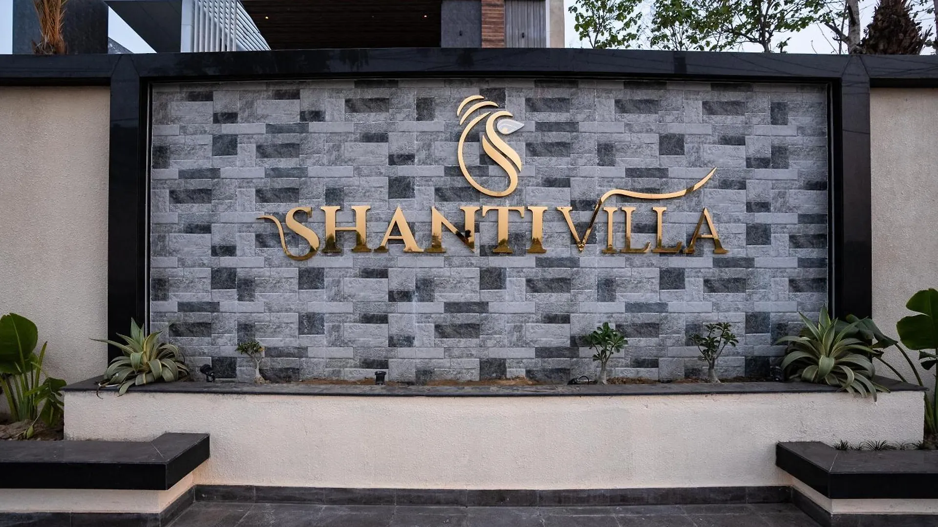 Shanti Villa Varanasi Apartment